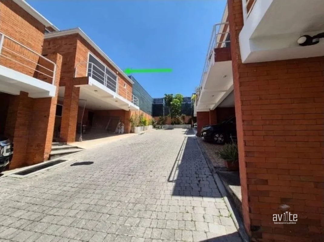 Casa dentro de Condominio, cerca de Cayala y URL   Q3,700,000 más impuestos - 12