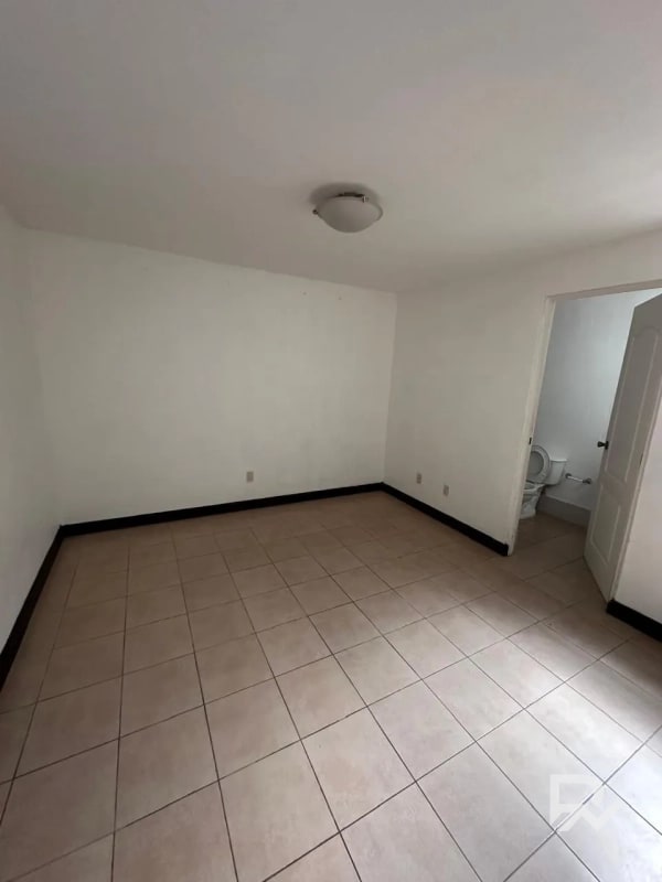 Alquilo casa de 1 nivel en Condominio Casa y Campo CAES - 8
