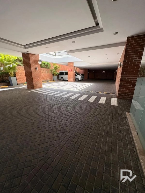Alquiler o venta de apartamento en Edificio Plenum zona 14 - 5