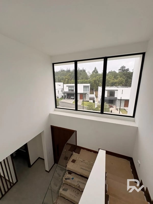 Venta de casa en Sauces del Pulte zona 16 - 10