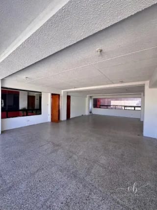 Oficinas en alquiler - Edificio Plaza Florencia z9 — Oficina en Alquiler en Zona 9, Guatemala, Ciudad — miniatura 4 de 8