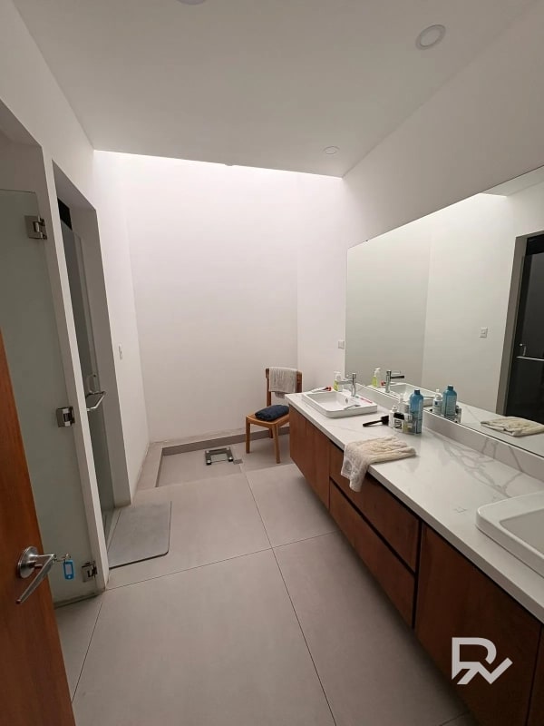 Casa en venta en San José Pinula con diseño Moderno - 16