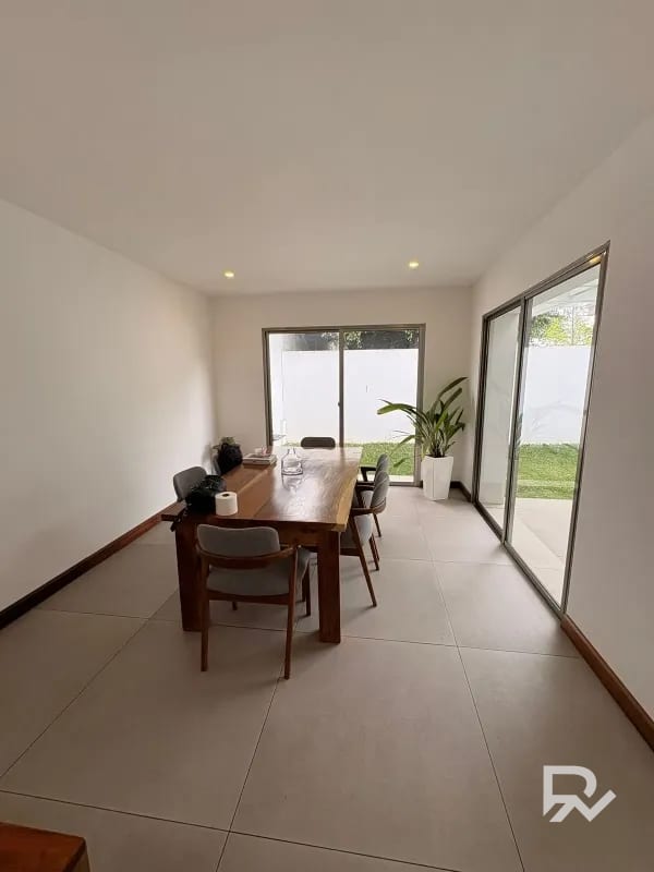 Casa en venta en San José Pinula con diseño Moderno — Casa en Venta en San José Pinula, Guatemala, Ciudad — foto 15 de 16