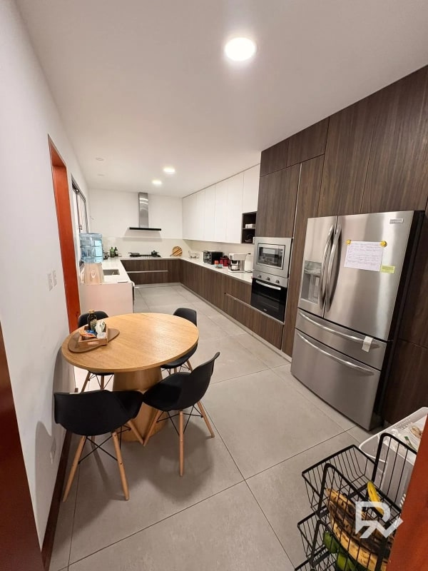 Casa en venta en San José Pinula con diseño Moderno - 10