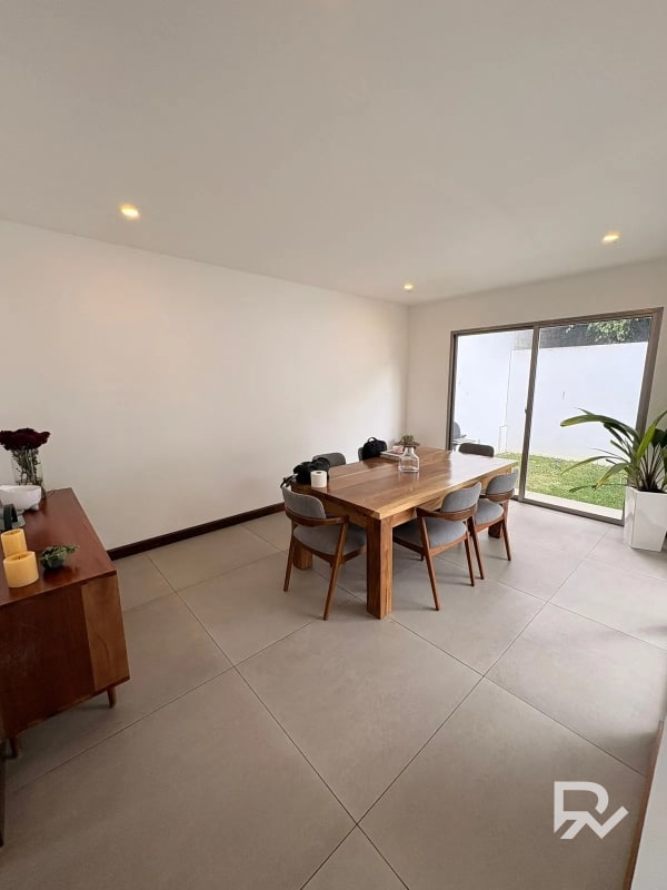 Casa en venta en San José Pinula con diseño Moderno - 9