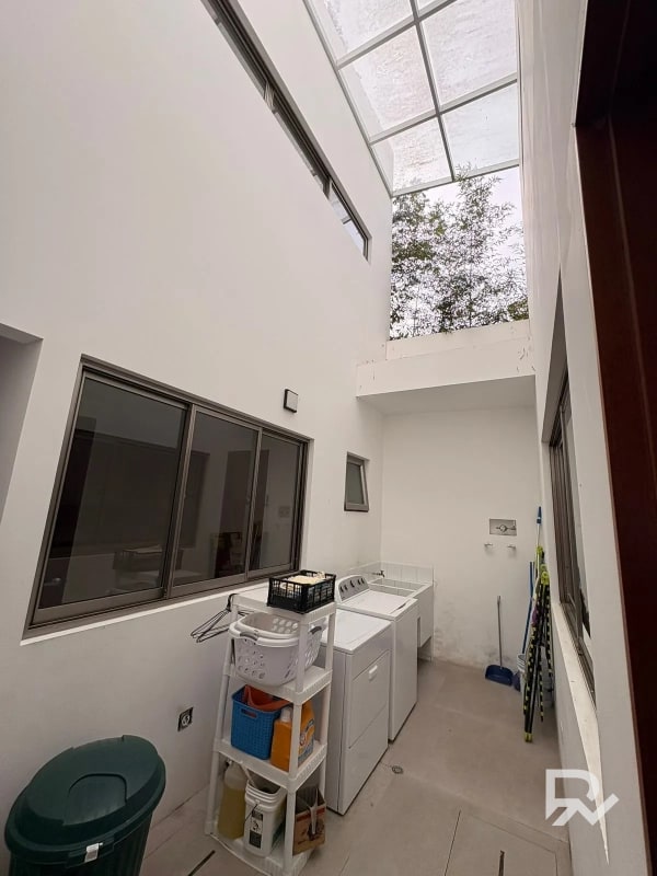 Casa en venta en San José Pinula con diseño Moderno - 3