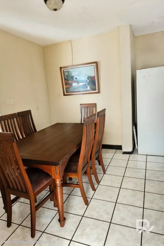 Vendo casa de 2 niveles en Colonia Lourdes zona 16 para Remodelar - 4