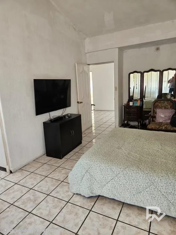 Vendo casa de 2 niveles en Colonia Lourdes zona 16 para Remodelar — Casa en Venta en Zona 16, Guatemala, Ciudad — foto 3 de 7