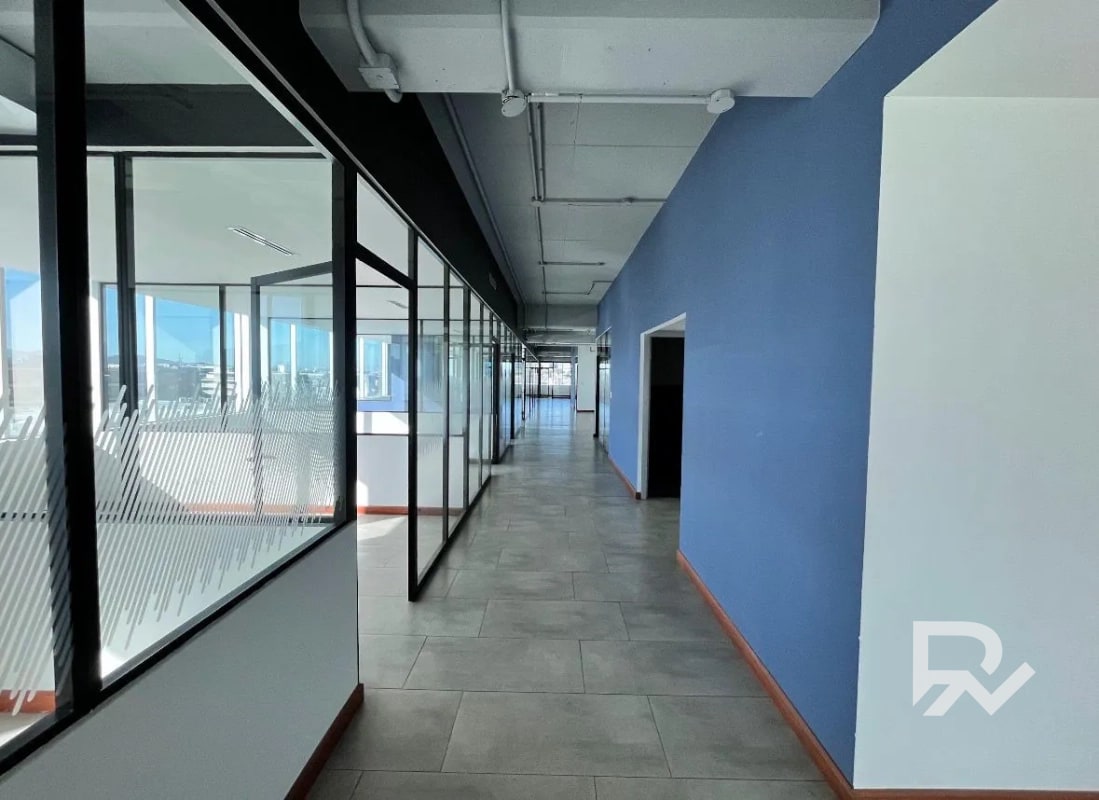 Alquiler de oficina de 524.60 mts tabicada zona 9 Reforma - 8