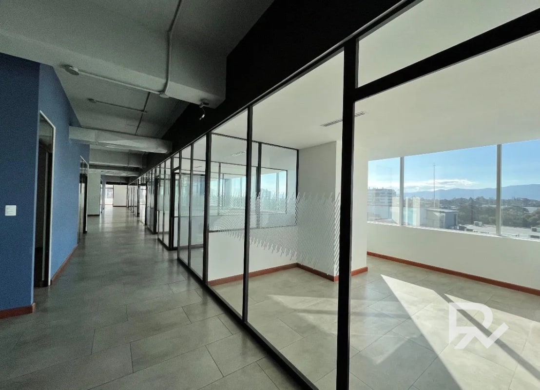 Alquiler de oficina de 524.60 mts tabicada zona 9 Reforma - 7
