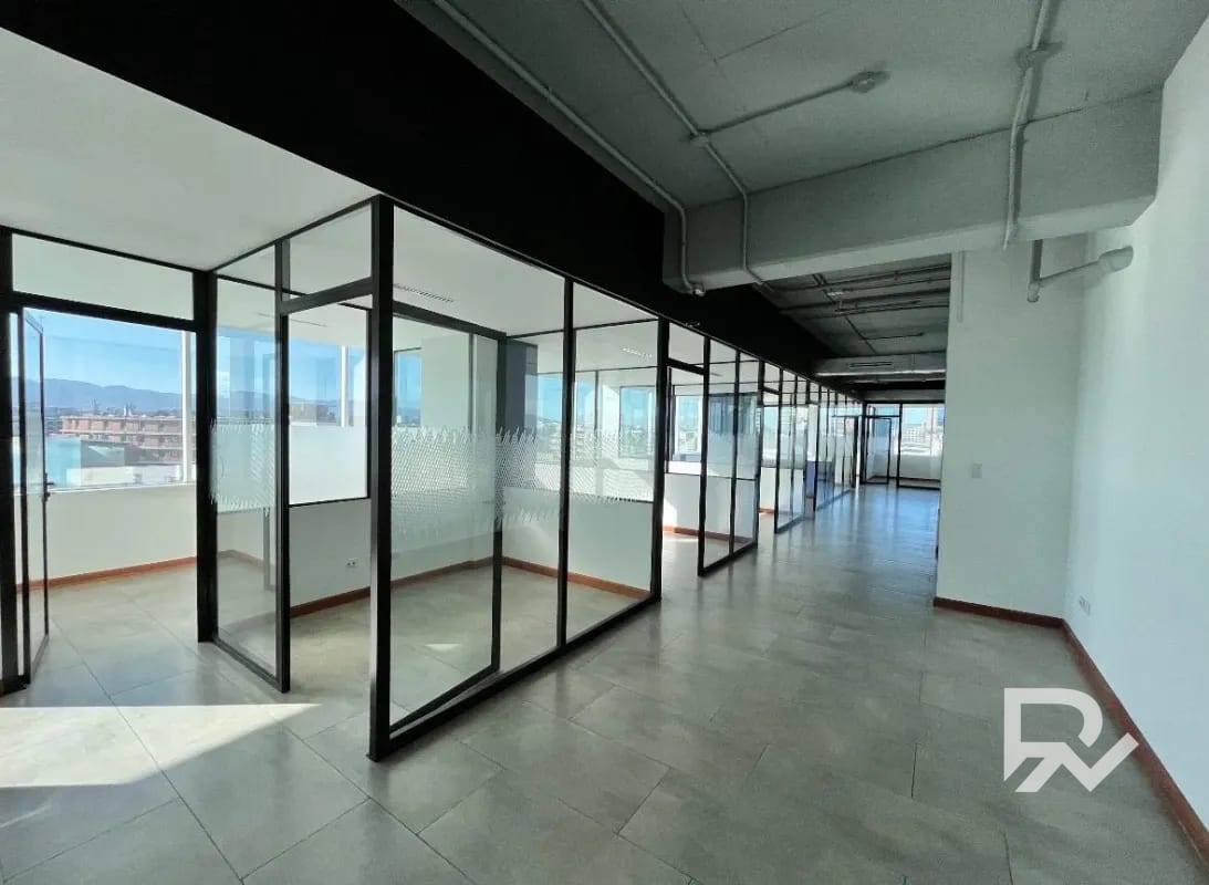 Alquiler de oficina de 524.60 mts tabicada zona 9 Reforma — Oficina en Alquiler en Zona 9, Guatemala, Ciudad — foto 6 de 8