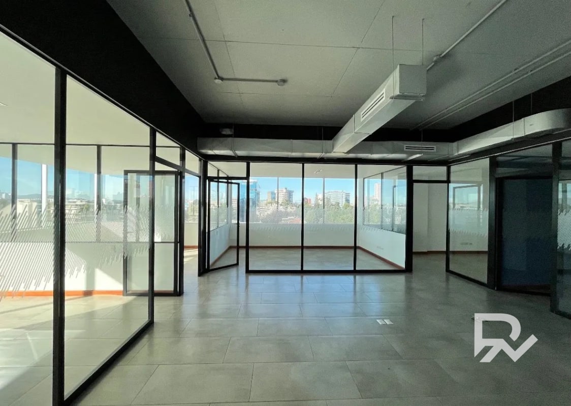 Alquiler de oficina de 524.60 mts tabicada zona 9 Reforma - 3