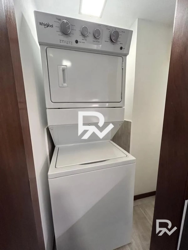 Apartamento en Renta en el corazón de la zona 10 Casa Clara - 1