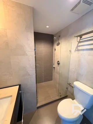 Alquiler de apartamento en zona 10 amueblado y equipado — Apartamento en Alquiler en Zona 10, Guatemala, Ciudad — miniatura 12 de 12