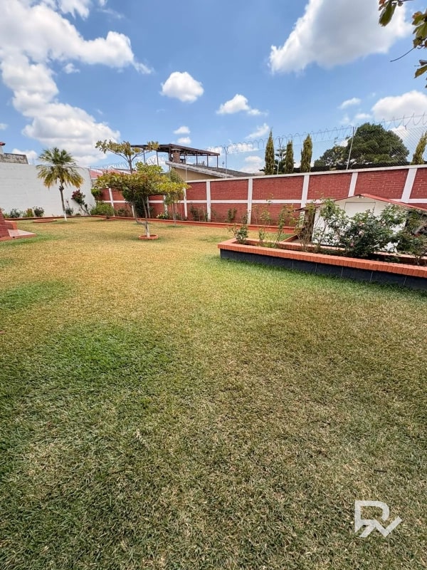 Propiedad con potencial REAL de inversión 📍 San Cristóbal 2, zona 8 de Mixco - 16