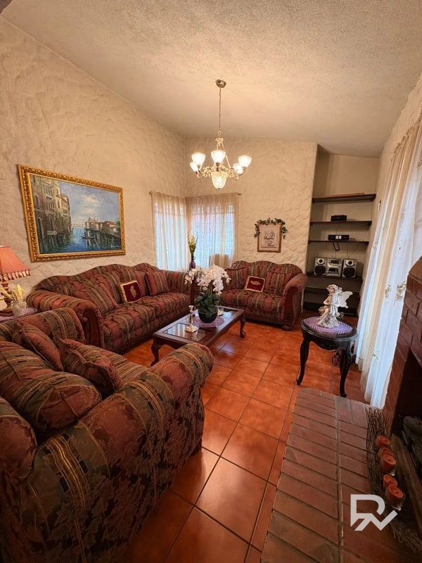 Propiedad con potencial REAL de inversión 📍 San Cristóbal 2, zona 8 de Mixco - 11