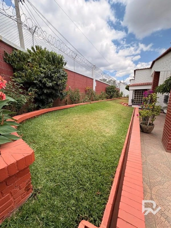 Propiedad con potencial REAL de inversión 📍 San Cristóbal 2, zona 8 de Mixco - 7