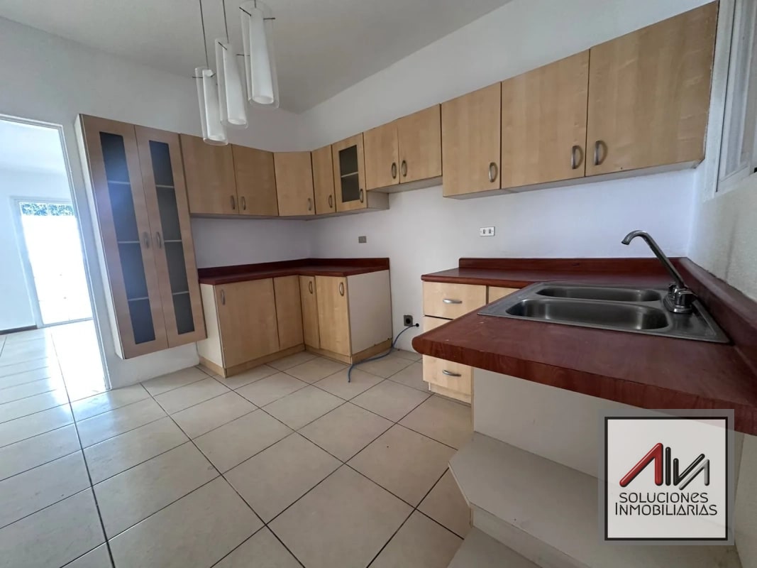 CASA EN VENTA SANTA CATARINA PINULA, LOS CEREZOS KM 18.5 CARRETERA A EL SALVADOR - 3