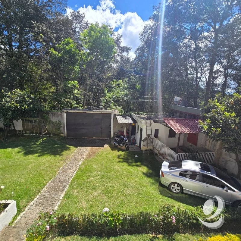 Casa con Jardín en Venta San Lucas Sacatepéquez - 2