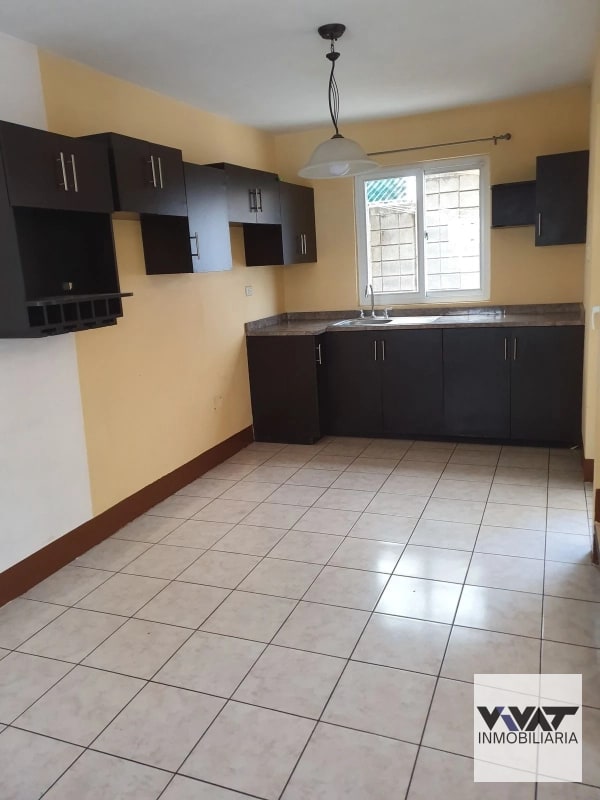 Casa en renta en Condominio Villas Calá,  zona 10 de Santa Catarina Pinula - 6