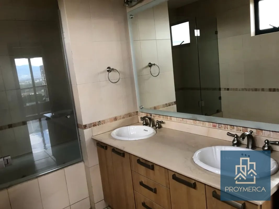Apartamento en alquiler, Edificio Antiguo Zona 14 - 13