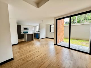 Casa en edificio — Apartamento en Venta en Zona 15, Guatemala, Ciudad — miniatura 1 de 17