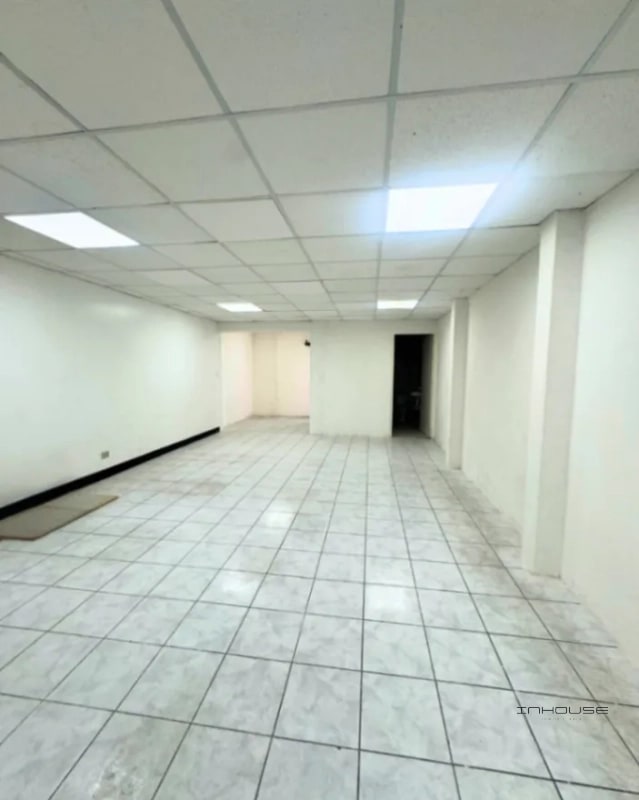 CASA EN RENTA EN ZONA 6  PARA USO COMERCIAL FRENTE A LA PARADA DEL TRANSMETRO - 9