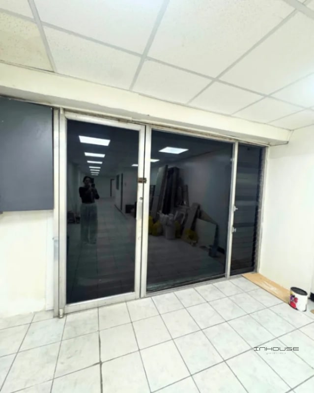 CASA EN RENTA EN ZONA 6  PARA USO COMERCIAL FRENTE A LA PARADA DEL TRANSMETRO - 7