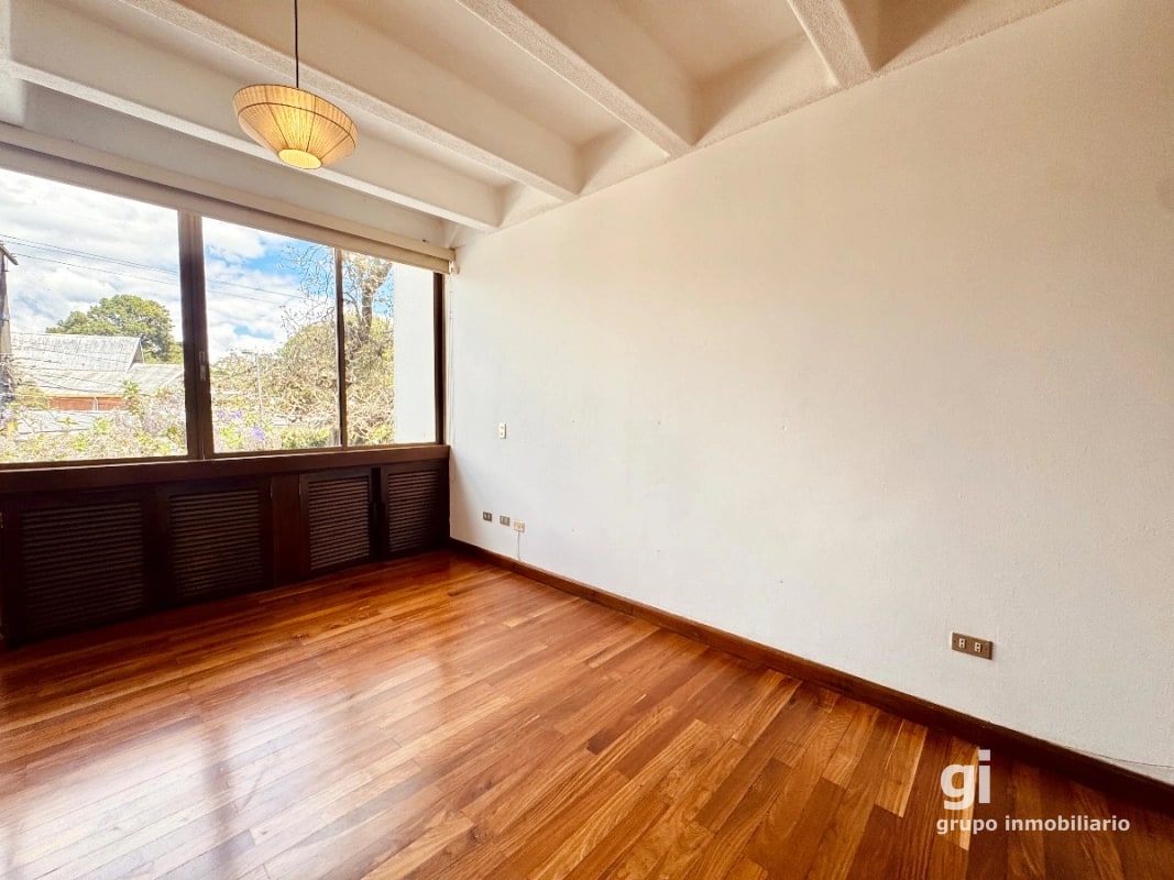 Casa en Venta en Zona 10 - Sector Céntrico y Tranquilo - 6