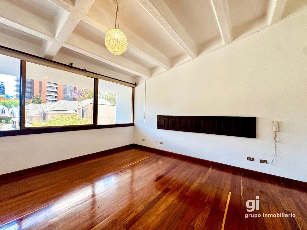 Casa en Renta en Zona 10 - Sector Céntrico y Tranquilo - 8