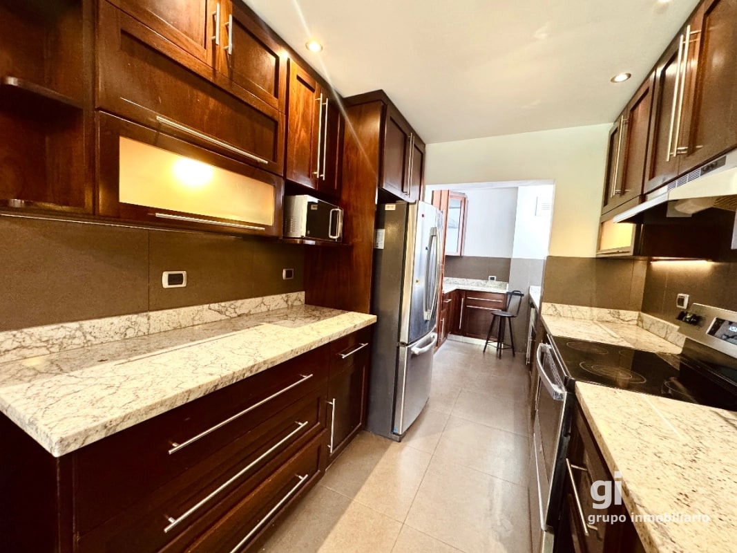 Casa en Venta en Zona 10 - Sector Céntrico y Tranquilo - 10