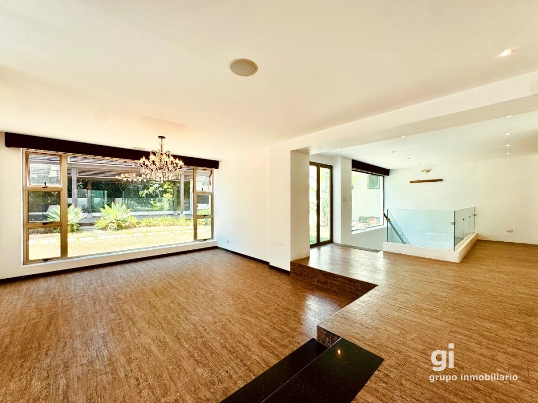 Una Propiedad que Ofrece Más por tu Inversión – Casa en Venta en Zona 15 - 4
