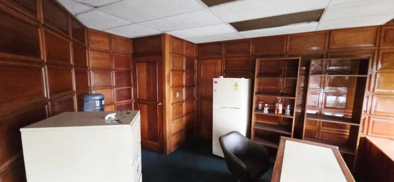 VENTA DE OFICINA EN EDIFICIO EN ZONA 4 — Oficina en Venta en Zona 4, Guatemala, Ciudad — foto 7 de 9
