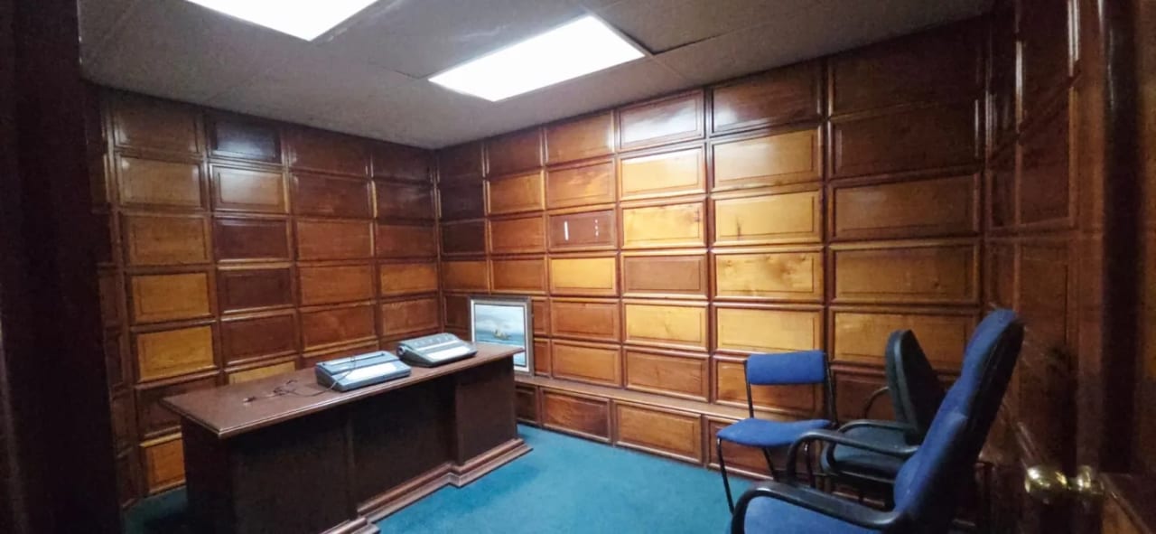 VENTA DE OFICINA EN EDIFICIO EN ZONA 4 — Oficina en Venta en Zona 4, Guatemala, Ciudad — foto 2 de 9