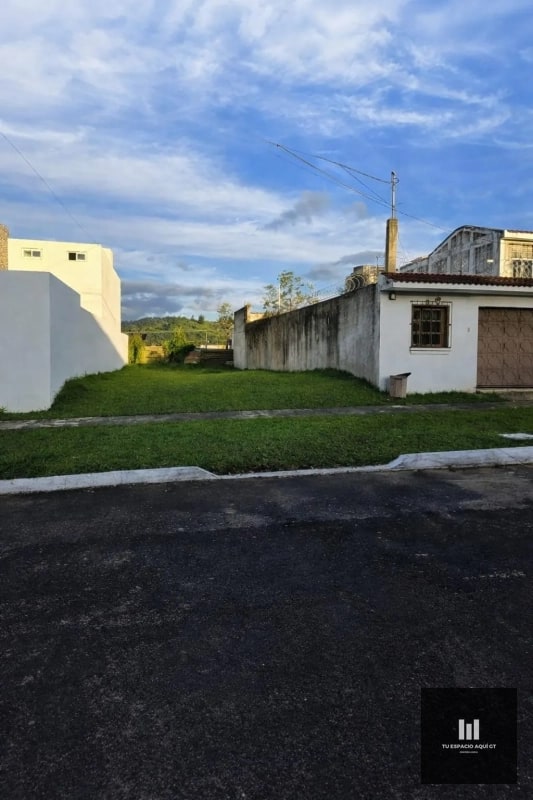 Hermoso Terreno en Venta - En Hacienda Real, Zona 16 - 1