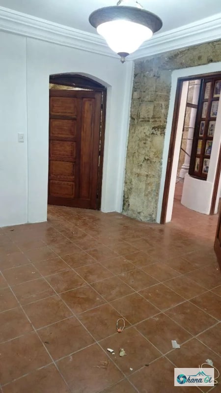 HERMOSA CASA COLONIAL EN RENTA EN ZONA 1, EXCELENTE UBICACIÓN - 4