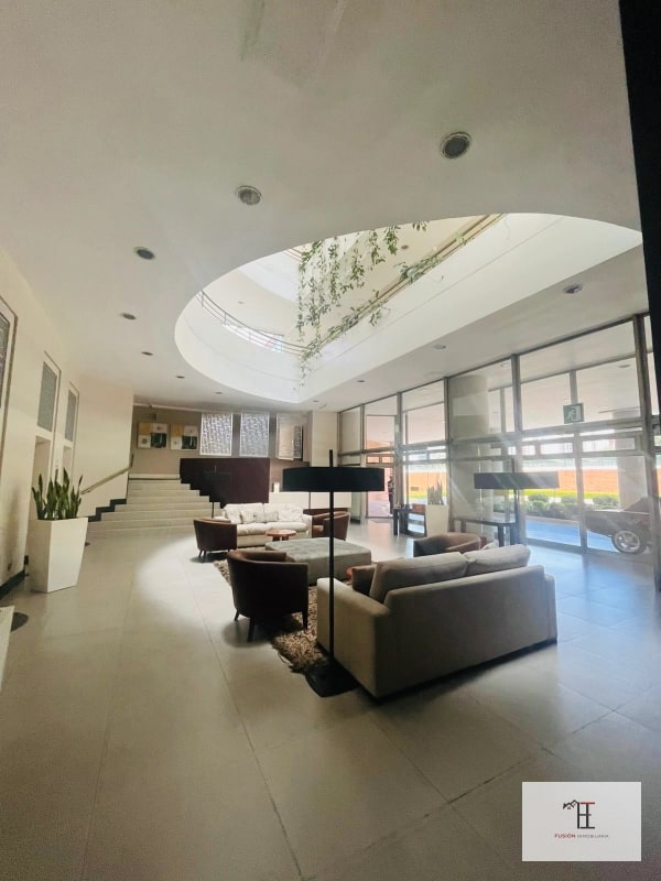 VENDO LINDO APARTAMENTO DE 1 HABITACIÓN EN ZONA 10 A UNA CUADRA DE LA 20 CALLE - 2