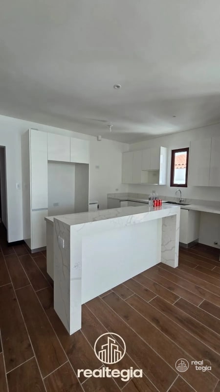 APARTAMENTO EN LIRIOS DE CAYALÁ ZONA 16 - 11