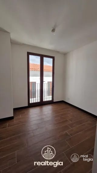 APARTAMENTO EN LIRIOS DE CAYALÁ ZONA 16 — Apartamento en Venta en Zona 16, Guatemala, Ciudad — miniatura 10 de 13