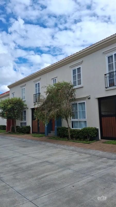 Condado Naranjo, casa totalmente equipada, dentro de Alameda Norte  Q13,500 - 11