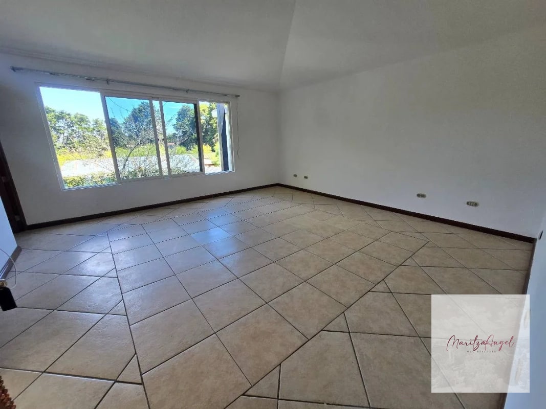 CASA EN VENTA RESIDENCIAL SAN ANTONIO.  CARRETERA A EL SALVADOR - 12