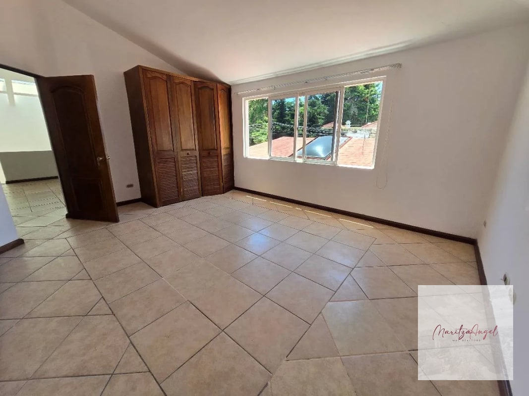CASA EN VENTA RESIDENCIAL SAN ANTONIO.  CARRETERA A EL SALVADOR - 8