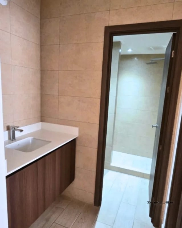 CASA EN VENTA ZONA 16 SAN ISIDRO DE TRES NIVELES - 4