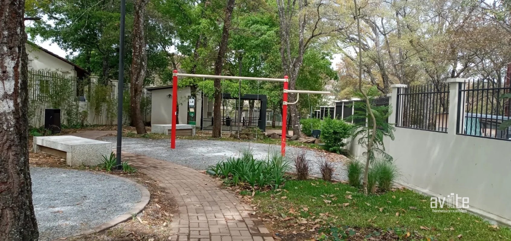 Condado Naranjo en Alameda Norte, Coruña.    Q1,750,000 negociables. - 6