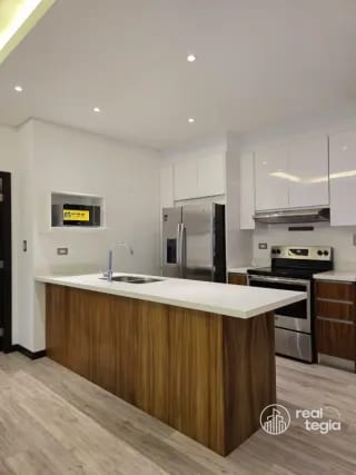 APARTAMENTO EN LIRIOS DE CAYALÁ ZONA 16 — Apartamento en Alquiler en Zona 16, Guatemala, Ciudad — miniatura 1 de 16