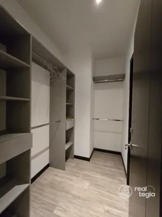 APARTAMENTO EN LIRIOS DE CAYALÁ ZONA 16 — Apartamento en Alquiler en Zona 16, Guatemala, Ciudad — miniatura 10 de 16