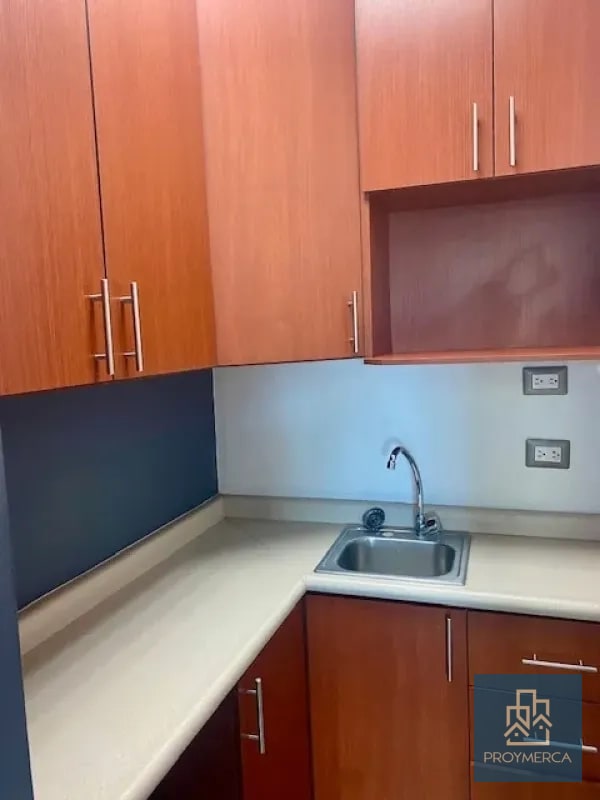 Oficina amueblada y tabicada en venta, Edificio Zona Pradera Zona 10 - 3