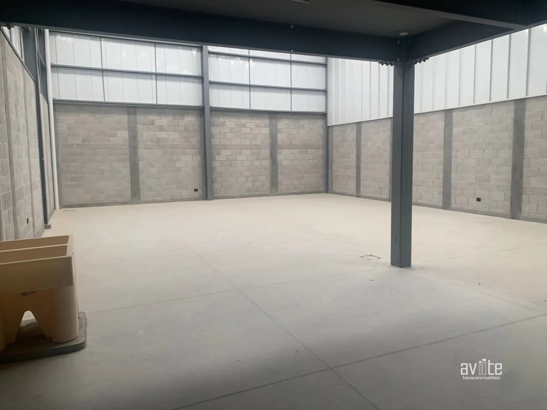 Bodega en alquiler, Empresarial Villa Canales $2,675.00 IVA y manto incluido - 4