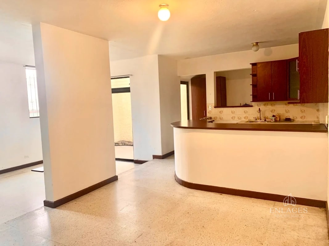 Zona 12 • Casa en Venta • Residencial Prados de Monte María - 12
