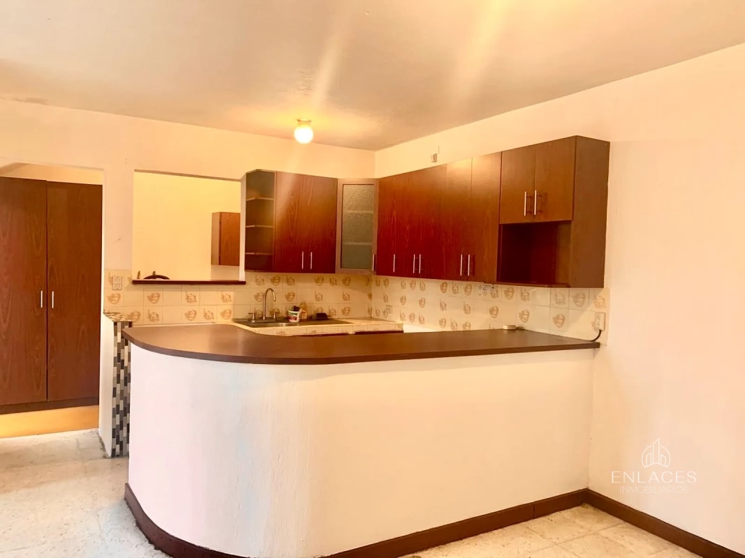 Zona 12 • Casa en Venta • Residencial Prados de Monte María - 2